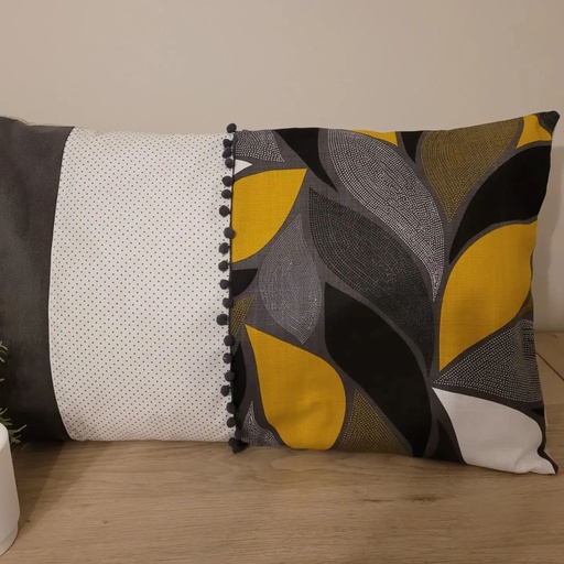 [CR GRIS-JAUNE] Coussin